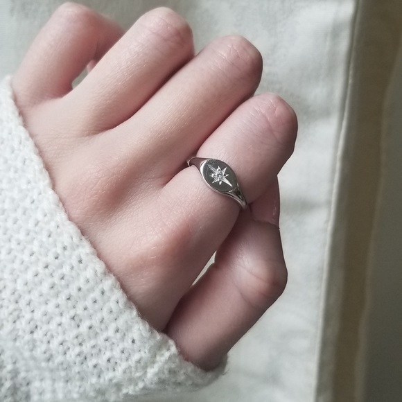 Constellation Starburst Signet Ring - Picture 3 of 8